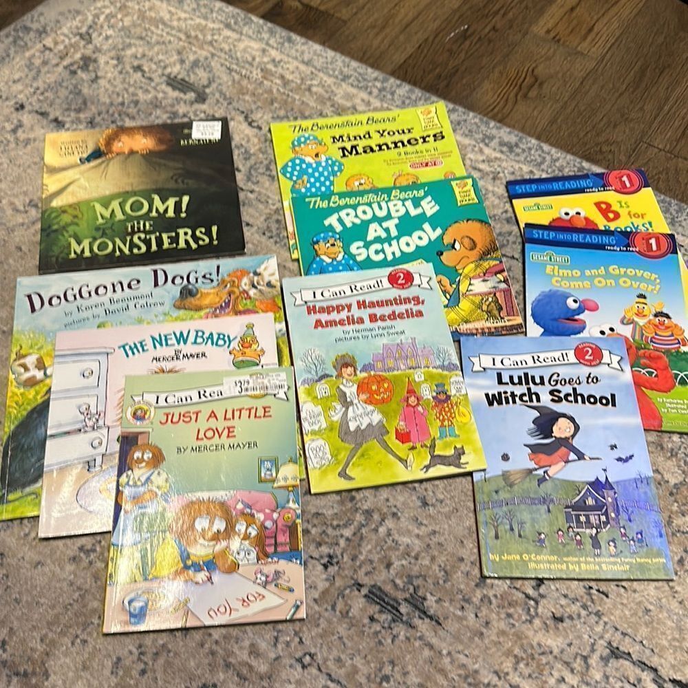 Kids book assortment!!! Very good condition !!